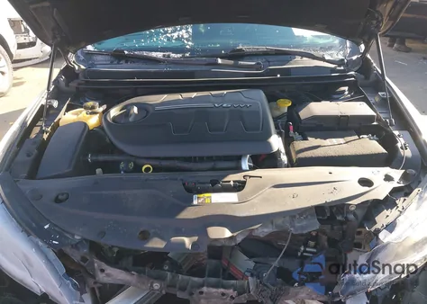 2015 Chrysler 200 S z USA, uszkodzony, nr VIN 1C3CCCDG7FN683490